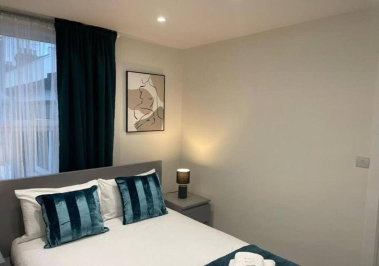 2 Bedroom Serviced Apartment # London Eksteriør billede