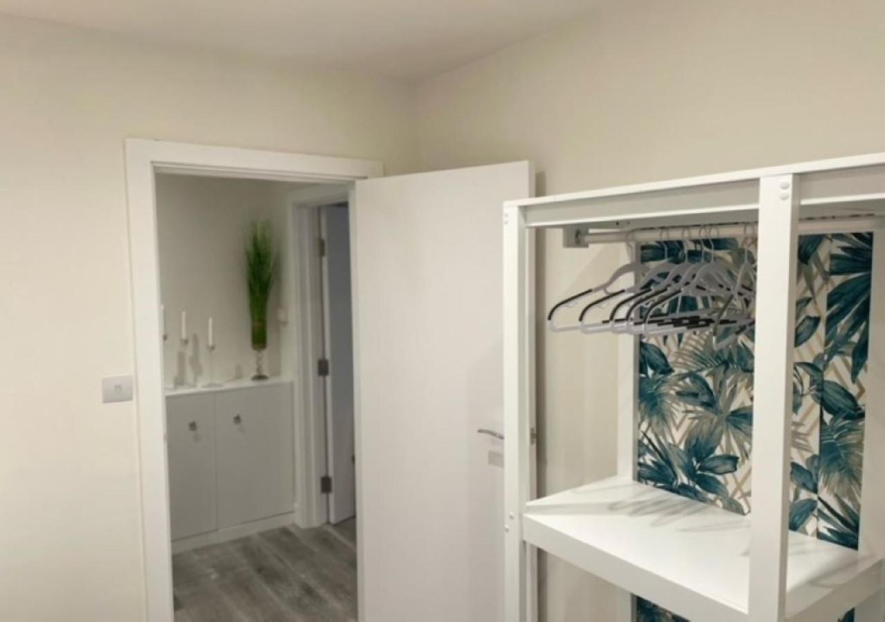 2 Bedroom Serviced Apartment # London Eksteriør billede